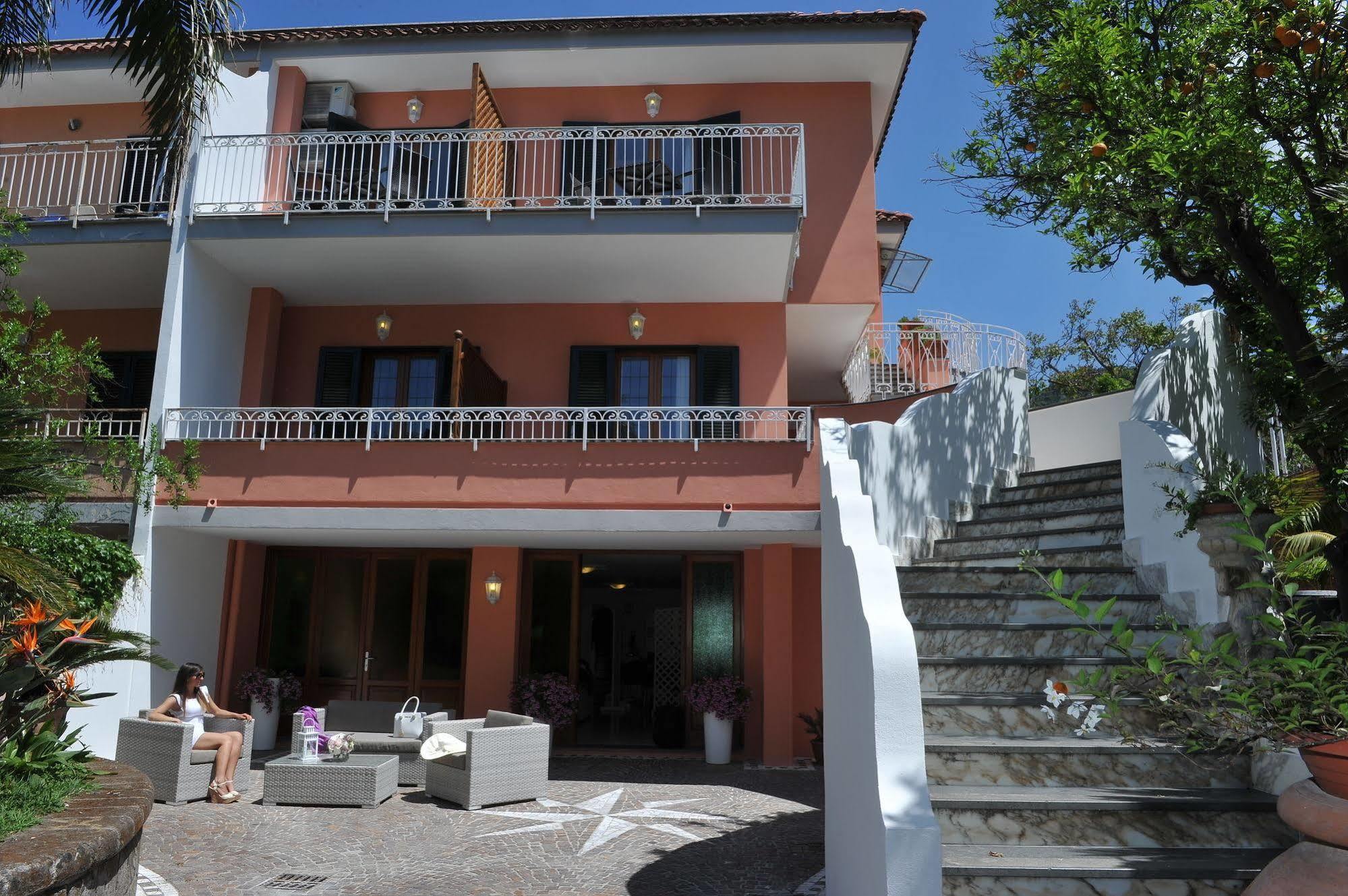 Bed and Breakfast Relais Francesca Пьяно-ди-Сорренто Экстерьер фото